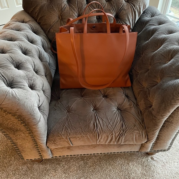 Brand new with tags! Large Brown Telfar tote.  Beautifully designed and crafted. - Picture 4 of 5